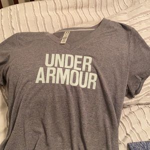 Gray Under Armour T shirt